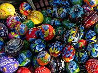 PETA призвала отказаться от крашеных яиц на Пасху