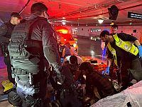 Участник акции протеста в Тель-Авиве пережил остановку сердца во время ракетной тревоги Участник акции протеста в Тель-Авиве пережил остановку сердца во время ракетной тревоги