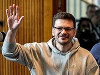 Илья Яшин объявил о создании новой партии, она будет действовать вне России