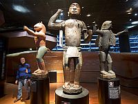 Франция упростит процедуру возвращения артефактов, вывезенных колонизаторами