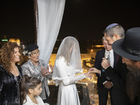 Раввин предложил галахическое решение для проведения свадеб в военное время