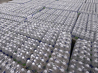 Пластиковые бутылки с помощью бактерий превращают в лекарство от болезни Паркинсона