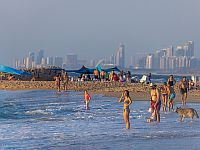 Купание на пляже Пальмахим запрещено из-за прорыва канализационной трубы