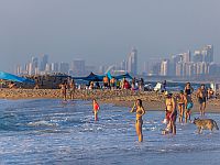 Купание на пляже Пальмахим запрещено из-за прорыва канализационной трубы