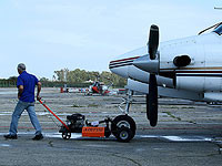 Земельное управление снесло незаконный фермерский рынок у аэродрома Герцлии