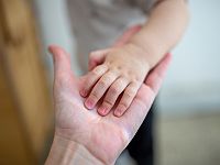 Годовалый малыш сбит машиной в Рахате, его эвакуировали в больницу