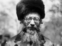 Суд приостановил продажу блокнота, принадлежащего раввину Куку