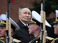 Парад на Красной площади. Без военной техники и короче, чем обычно. Фоторепортаж