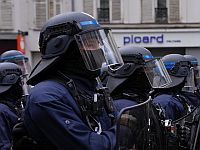 В Париже прошли акции ультраправых и их противников, десятки задержанных