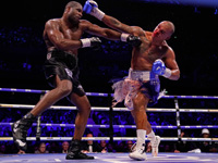Бокс. Даниэль Дюбуа дважды падал, но стал чемпионом мира