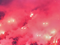 Футбол. Фанаты сорвали  чемпионское пражское дерби