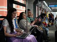 Индекс счастья россиян упал до 15-летнего минимума