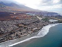 На Гавайях пластик из океана используют в строительстве дорог для борьбы с загрязнением