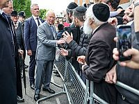 Король Карл III посетил район Голдерс-Грин в Лондоне, где произошел теракт против евреев