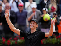 Теннис. Синнер победил Медведева и вышел в финал турнира в Риме