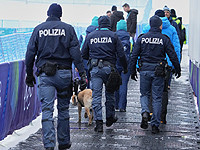 В центре города Модена на севере Италии автомобиль врезался в группу людей