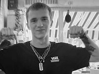 На юге Ливана погиб старший сержант Михаил Тюкин
На юге Ливана погиб старший сержант Михаил Тюкин