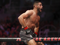 UFC. Бонфим победил Мухамада