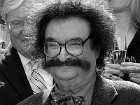 В возрасте 100 лет умер американский кинокритик и телеведущий Джин Шалит