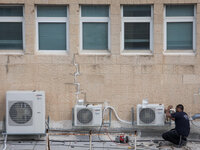 Разработан пульт для кондиционеров, который переводит их в субботний режим