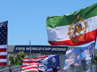 Чемпионат мира по футболу. Фанаты освистывали гимн Ирана и демонстрировали неправильные флаги