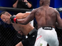 UFC. Победа Манэла Капе. Куцелабу нокаутировали