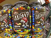 M&M's откажется от синих и коричневых конфет из-за перехода на натуральные красители