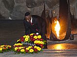 Премьер-министр Уганды Амама Мбабази в Музее памяти жертв Холокоста 