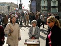 Опрос: каждый пятый россиянин хотел бы уехать за границу на постоянное место жительства