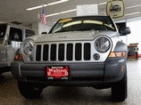 Концерн Chrysler объявил о дополнительном отзыве 137 тысяч вседорожников Jeep Liberty