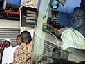 Израиль из гуманитарных соображений разрешил пересечь границу трем африканским нелегалам