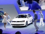 Серийная версия Volkswagen Jetta Hybrid была представлена в январе 2012 года на Североамериканском Международном автосалоне в Детройте