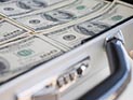 Таксист в Лас-Вегасе вернул забытые 220 тысяч долларов и получил 2 тысячи награды