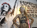 Лидер движения FEMEN разделась в прямом эфире 