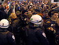 Акция протеста против продажи израильской обуви Naot: 