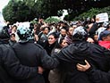 Жители города, с которого начались арабские революции, забросали камнями президента Туниса