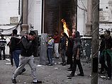 В Египте продолжаются беспорядки, армия не вмешивается