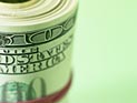 Женщина, которая нашла $30.000 в поношенной одежде, вернула деньги владельцу