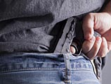 Школьник попытался отобрать пистолет у охранника, чтобы застрелить учительницу