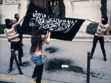 Акция FEMEN около главной мечети Парижа. 3 апреля 2013 года