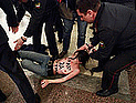 Полуголая активистка FEMEN арестована на месте самоубийства историка в Нотр Дам де Пари