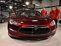 Tesla представила систему замены батарей электромобилей за 90 секунд. ВИДЕО