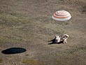 Китайские космонавты вернулись на Землю после 15-дневной экспедиции