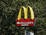 В ночь на 27 июня на дверях десятков кошерных ресторанов сети McDonald's появились плакаты: 