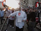 Тысячи демонстрантов находятся около президентского дворца 