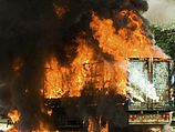 На МКАД грузовик с газовыми баллонами столкнулся с автобусом, баллоны взорвались (иллюстрация)