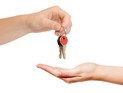 Покупатели самых дешевых и самых дорогих квартир чаще затрудняются с выплатами по ипотеке