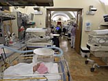 В больнице перепутали бутылочки: ребенок получил молоко от носительницы ВИЧ