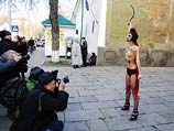 Акция FEMEN в Киеве. 1 декабря 2013 года
