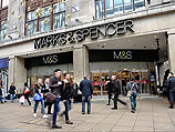 Сеть M&S под угрозой бойкота: там унижают покупающих спиртное и свинину